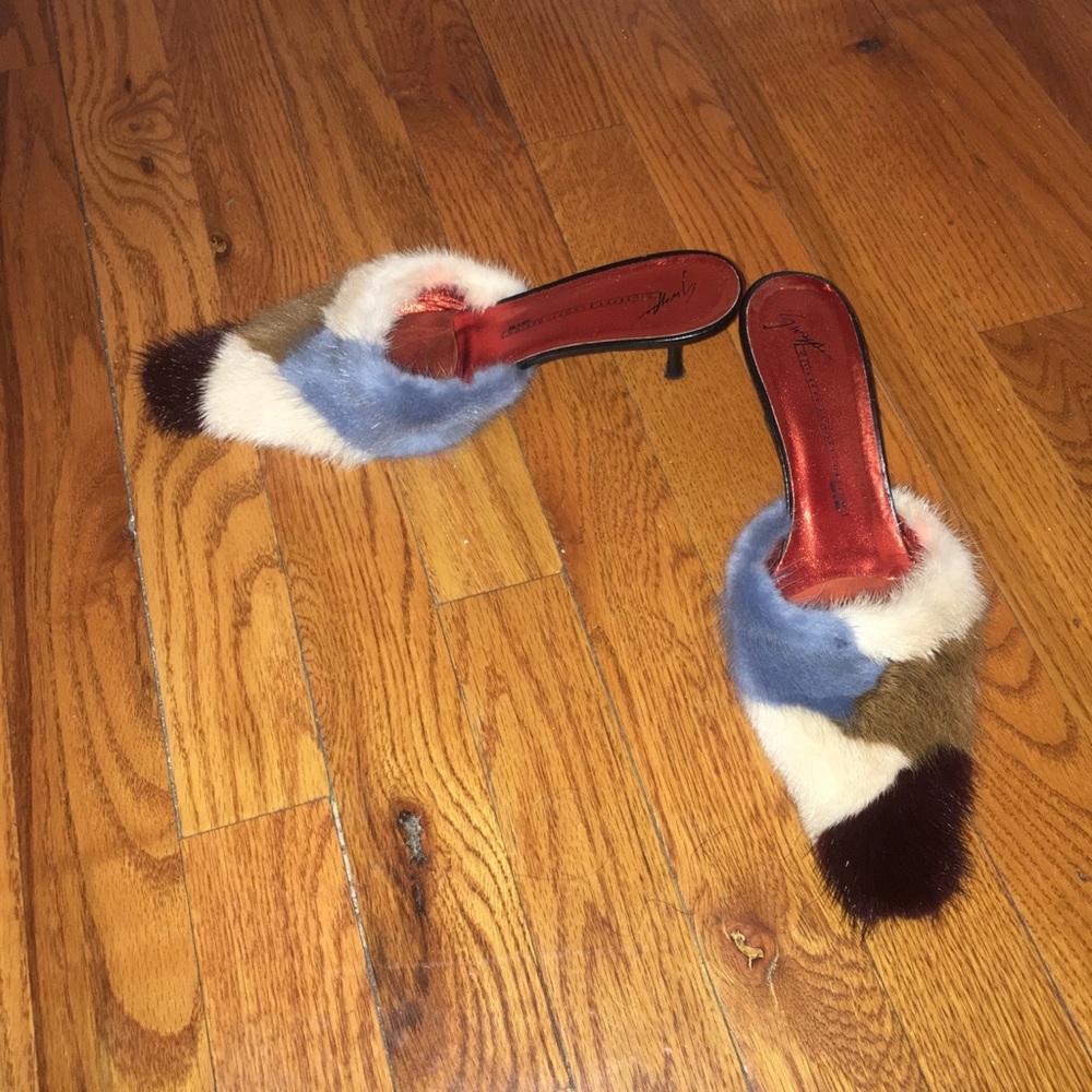 Giuseppe fur kitten heels - Picture 1 of 3